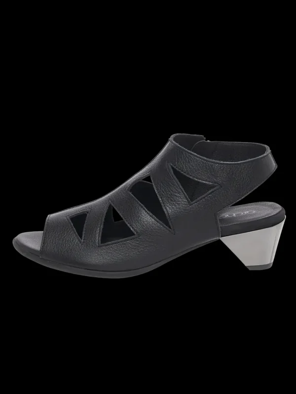 womens_iziako_sandals_sho_1-1.webp Arche Women's Iziako Sandals Shoes - 3 Available Colors From 35 To 42 -